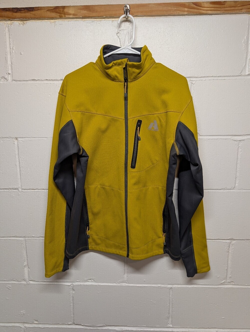 EDDIE BAUER First Ascent Expedition Outfitter Softshell Jacket (Men's Medium)